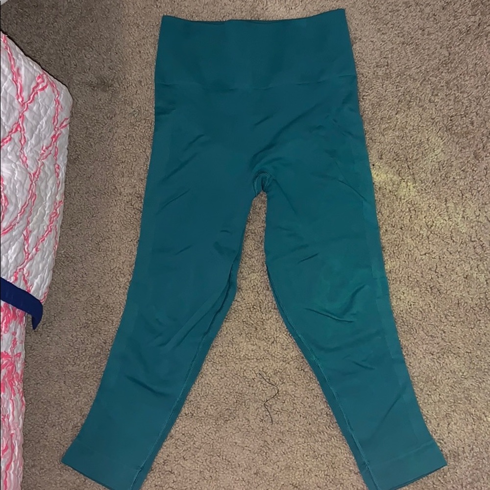 Lululemon Zone In Crop Leggings
